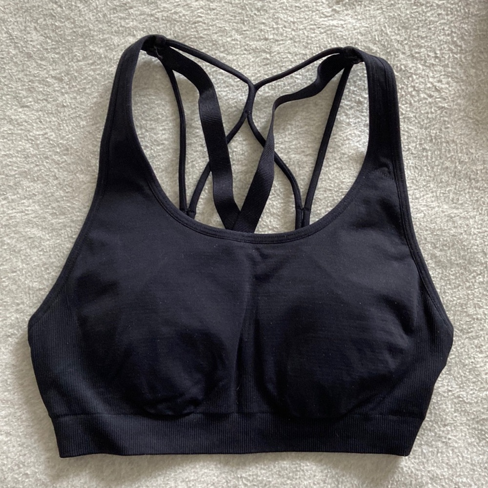 3 /$25 ✨ Black Fabletics Sports Bra - XS